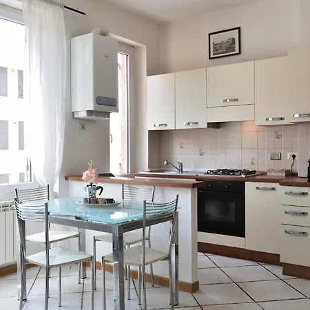 Guesthost - Borgoratti Comfy And Bright Apartment