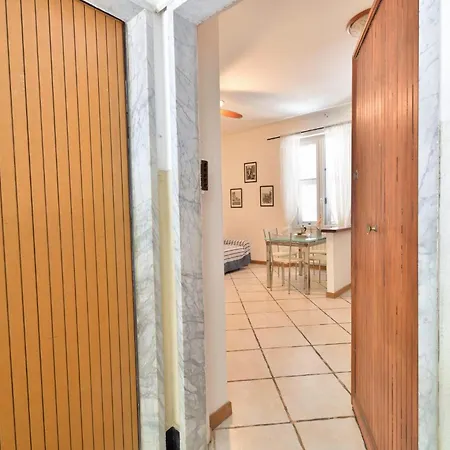 Apartment Guesthost - Borgoratti Comfy And Bright