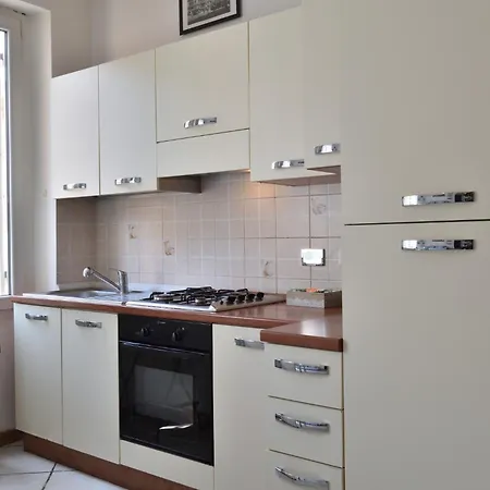 Guesthost - Borgoratti Comfy And Bright Apartment *
