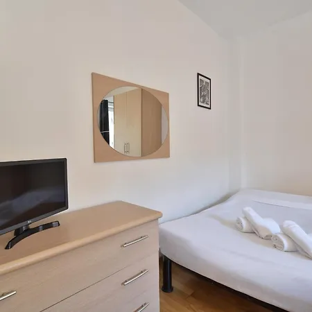 Guesthost - Borgoratti Comfy And Bright Genua